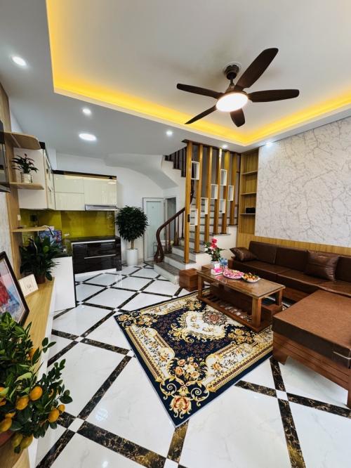 Bán nhà phố Cầu Giấy đẹp, diện tích 40m2 - Sở hữu ngay không gian lý tưởng